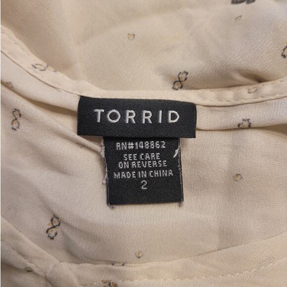 TORRID Off Shoulder Boho Blouse Sz 2X Adjustable Strap Beige Gray Paisley EUC - Picture 3 of 6